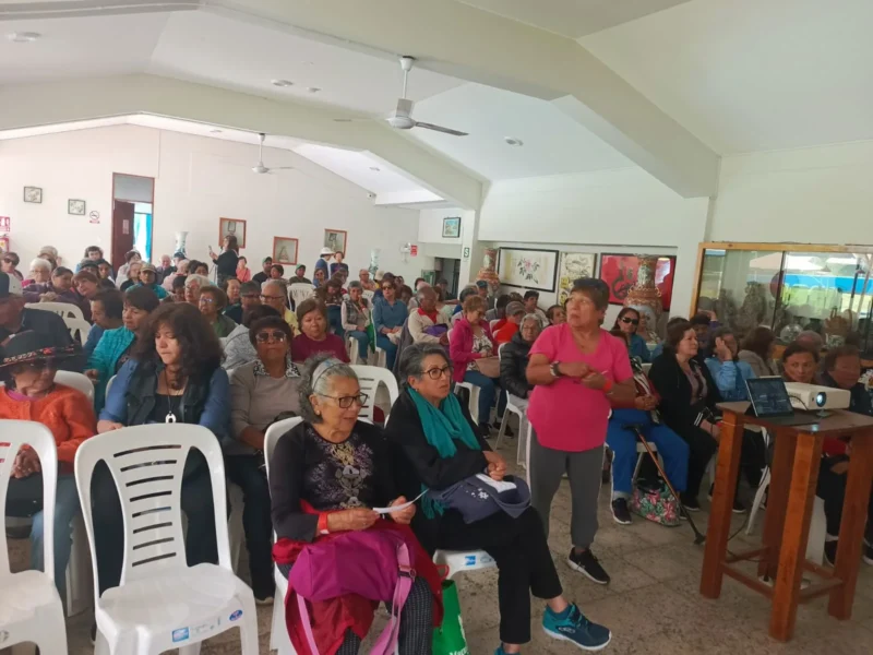 Niños en actividades del club